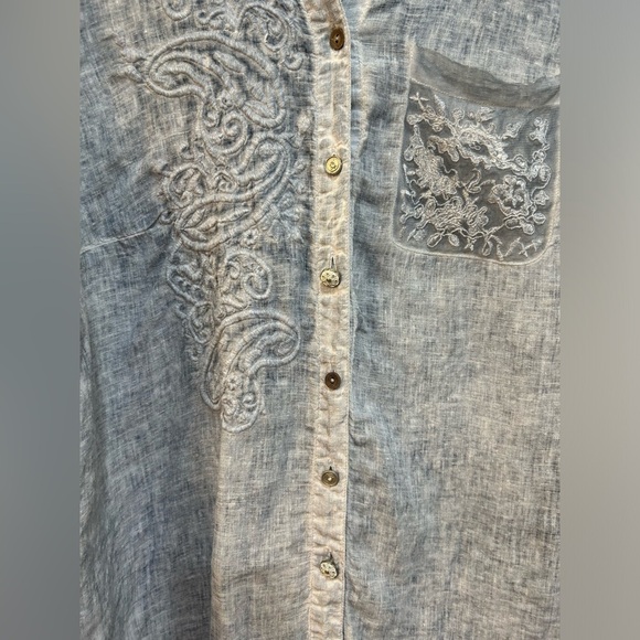 Chico's Button Down Blouse Linen Lace Inset Embroidered Blue Art To Wear Size S - Picture 6 of 12